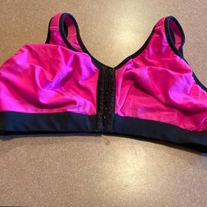 42DD sports bra